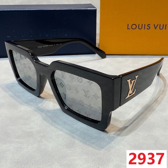 Blue light blocking sunglasses with the box and case ,G25-2937-2943