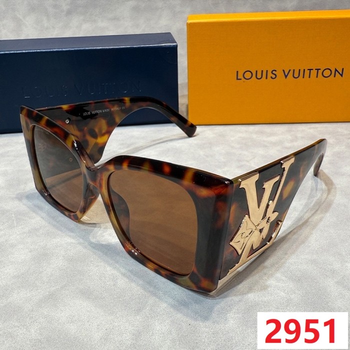 Blue light blocking sunglasses with the box and case ,G25-2950-2956