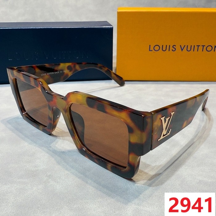 Blue light blocking sunglasses with the box and case ,G25-2937-2943