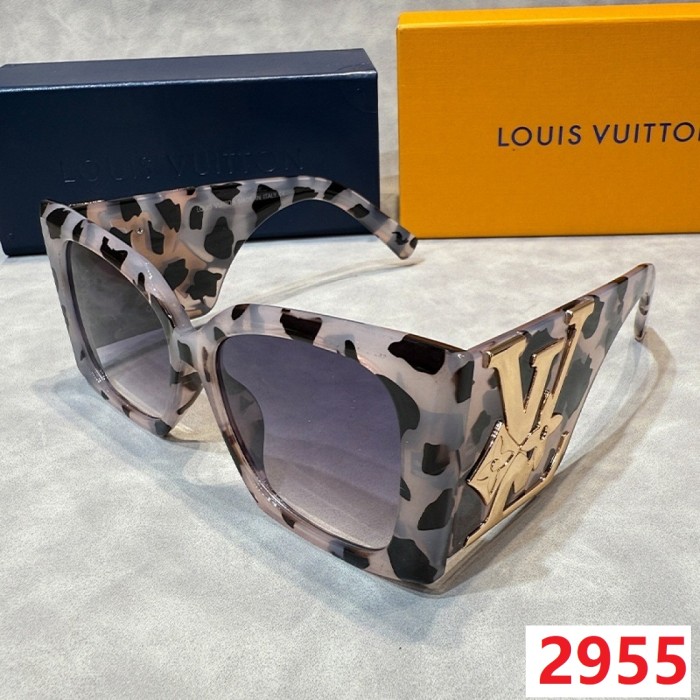Blue light blocking sunglasses with the box and case ,G25-2950-2956