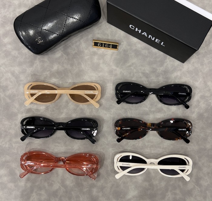 Blue light blocking sunglasses with the box and case ,G25-2897-2902