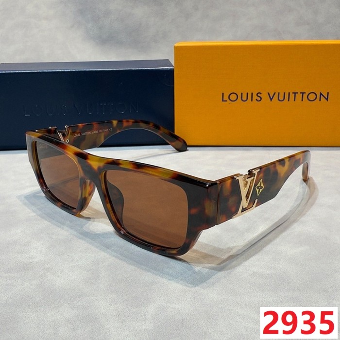 Blue light blocking sunglasses with the box and case ,G25-2931-2936
