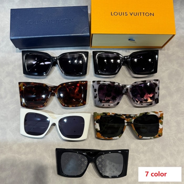 Blue light blocking sunglasses with the box and case ,G25-2950-2956