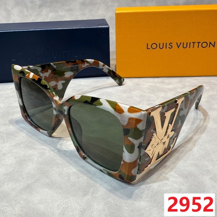 Blue light blocking sunglasses with the box and case ,G25-2950-2956