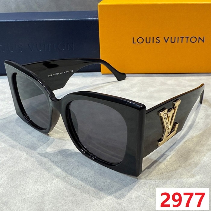Blue light blocking sunglasses with the box and case ,G25-2973-2978