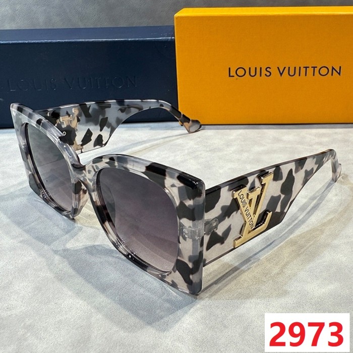 Blue light blocking sunglasses with the box and case ,G25-2973-2978