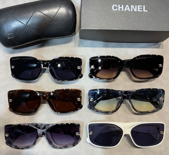 Blue light blocking sunglasses with the box and case ,G25-3009-3014