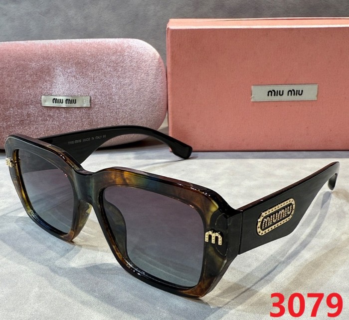 Blue light blocking sunglasses with the box and case ,G25-3075-3080