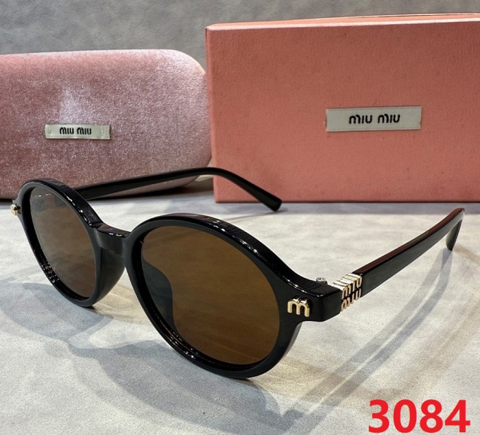 Blue light blocking sunglasses with the box and case ,G25-3081-3089