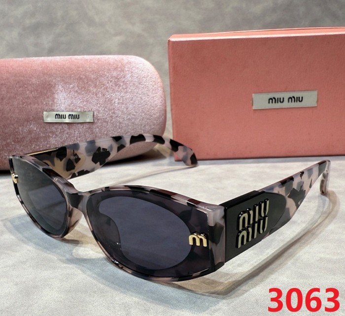 Blue light blocking sunglasses with the box and case ,G25-3060-3066