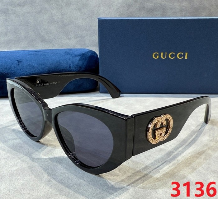 Blue light blocking sunglasses with the box and case ,G25-3131-3136