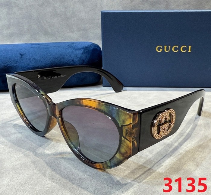 Blue light blocking sunglasses with the box and case ,G25-3131-3136