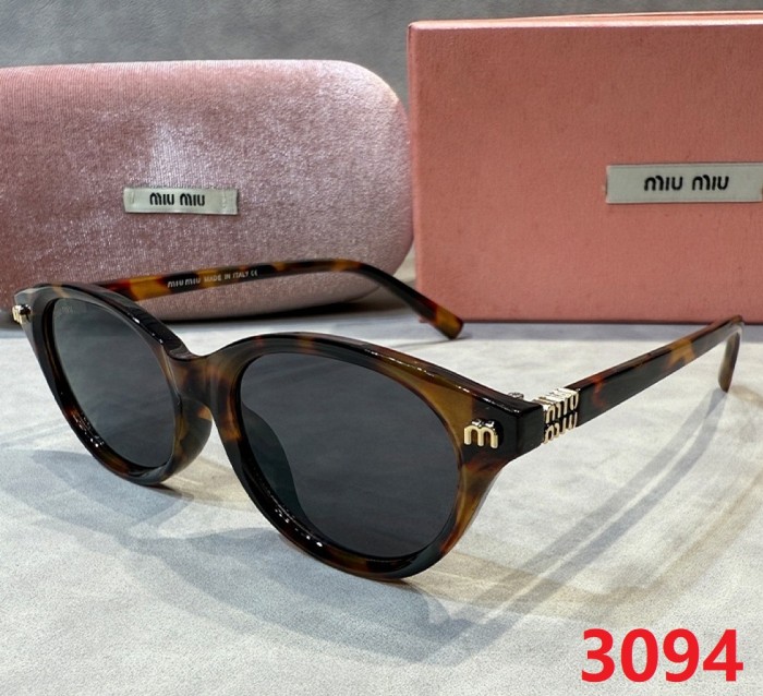 Blue light blocking sunglasses with the box and case ,G25-3090-3098