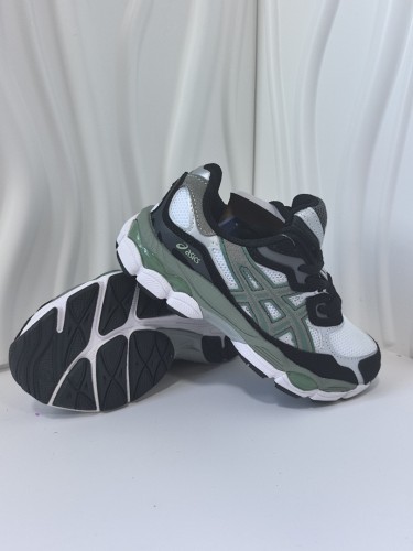 Kids' runner sneaker shoes,  with box,size 26-37，SS60-3725