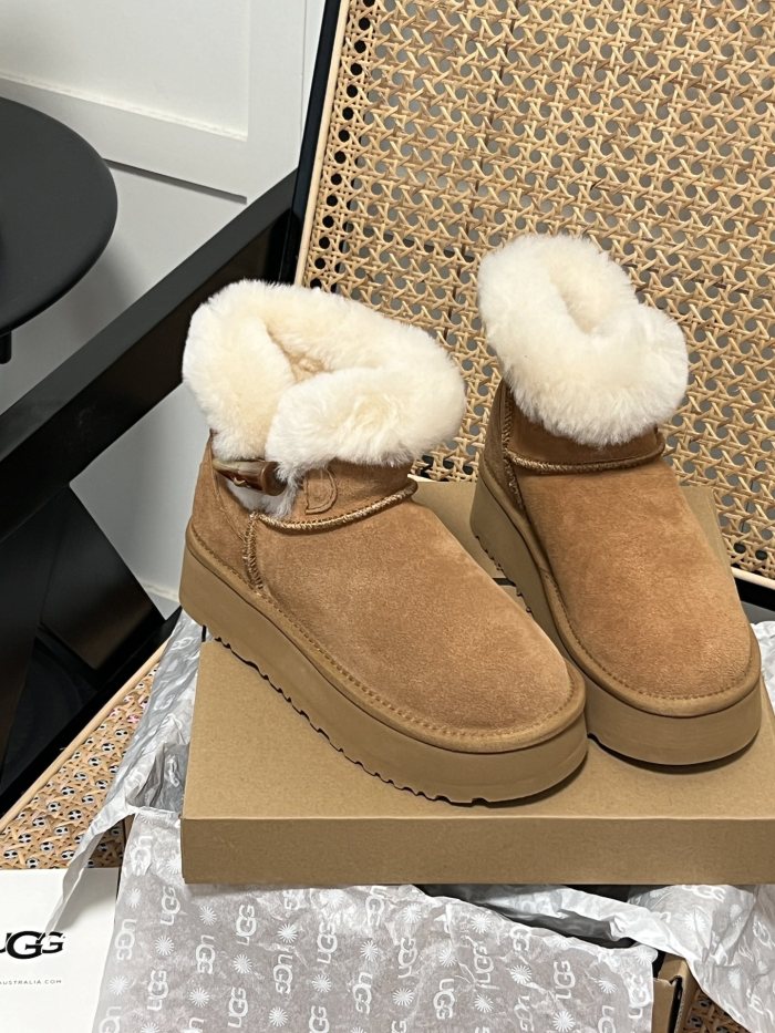 Women fur shoes, size 35-40,  with box, SS60-633