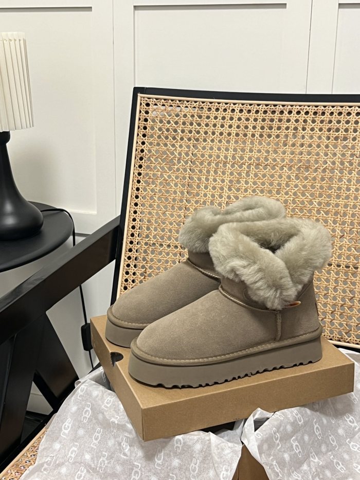 Women fur shoes, size 35-40,  with box, SS60-632