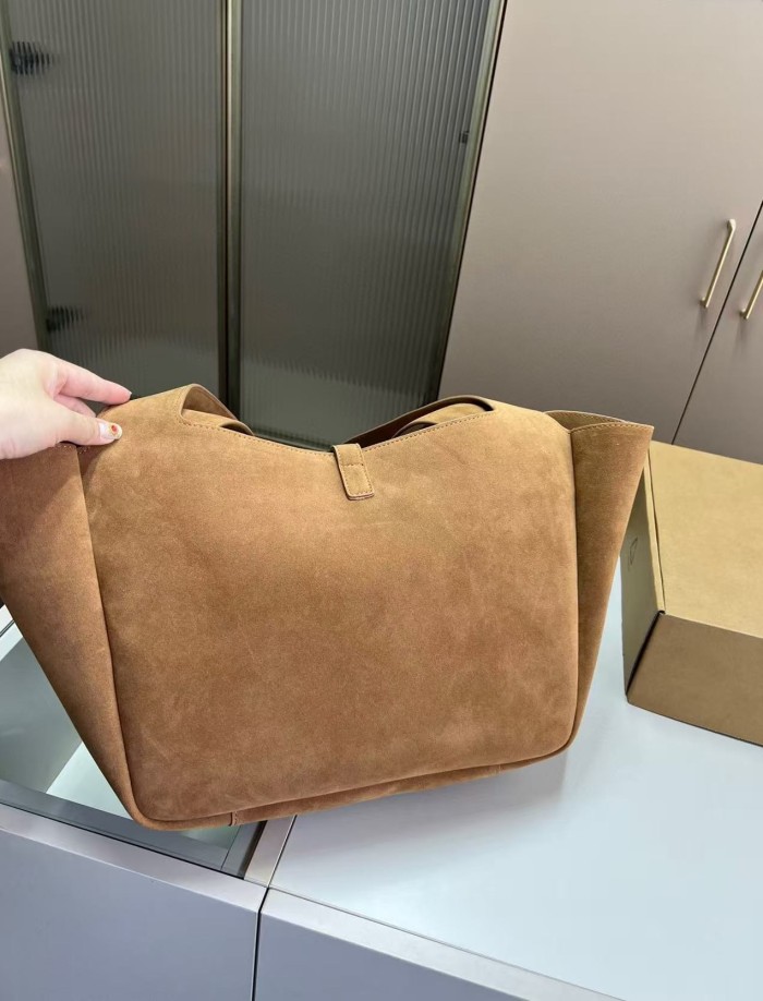 Split leather bag ,4A ,size 32X27cm,no box,  B75-440