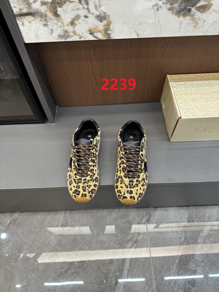 Women's flat sneaker shoes,  size 35-40, SS70-2239