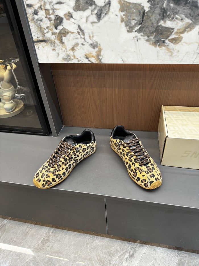 Women's flat sneaker shoes,  size 35-40, SS70-2239