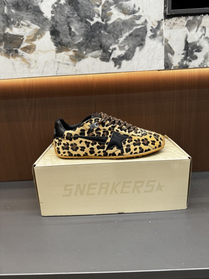 Women's flat sneaker shoes,  size 35-40, SS70-2239