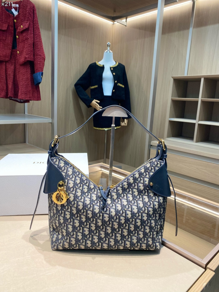 Split leather bag ,4A ,size 28x11x17cm,no box,  B75-464