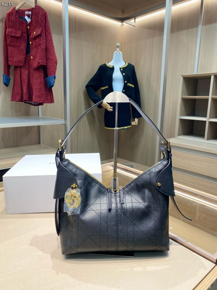 Split leather bag ,4A ,size 28x11x17cm,no box,  B75-463