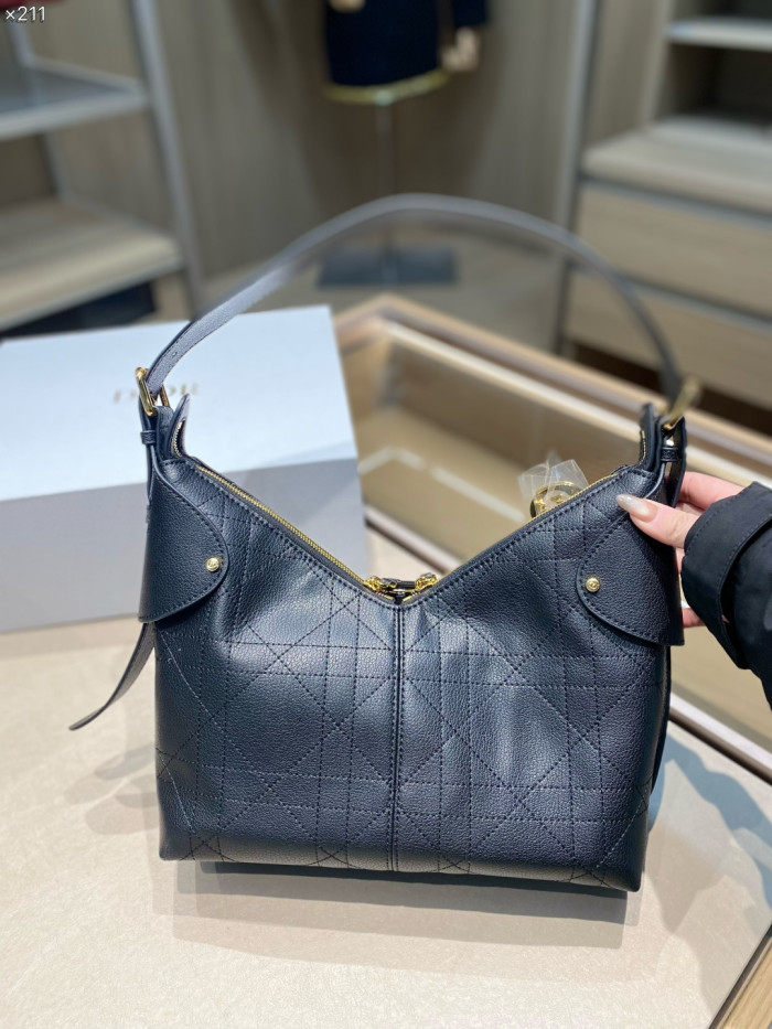 Split leather bag ,4A ,size 28x11x17cm,no box,  B75-463