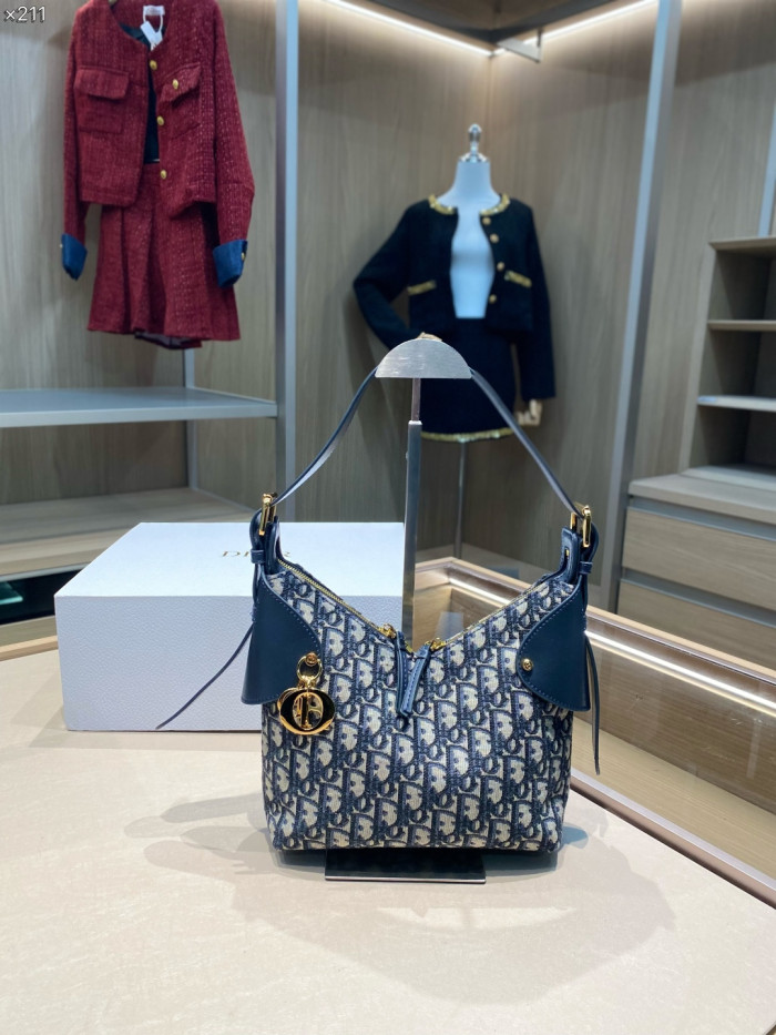 Split leather bag ,4A ,size 21x10x20cm,no box,  B75-462
