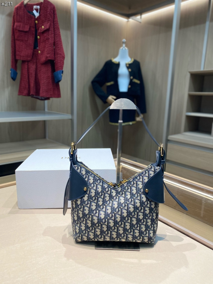 Split leather bag ,4A ,size 21x10x20cm,no box,  B75-462