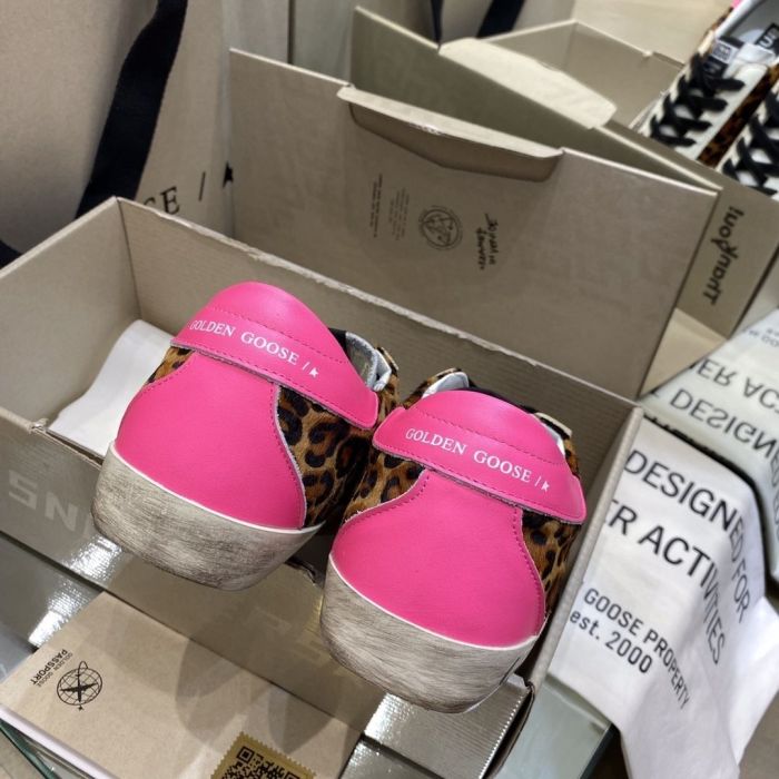 Women's men flat sneaker shoes,  size 35-46, SS110-675