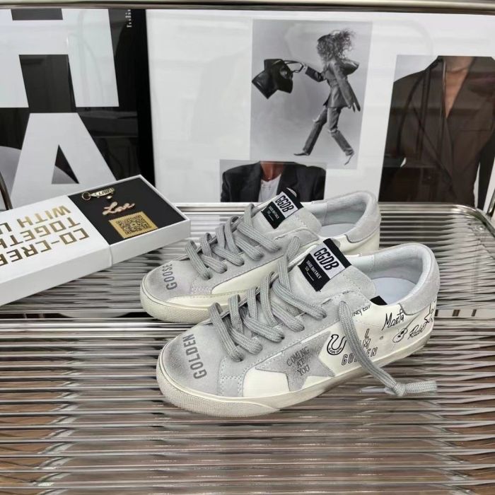 Women's men flat sneaker shoes,  size 35-44, SS110-673