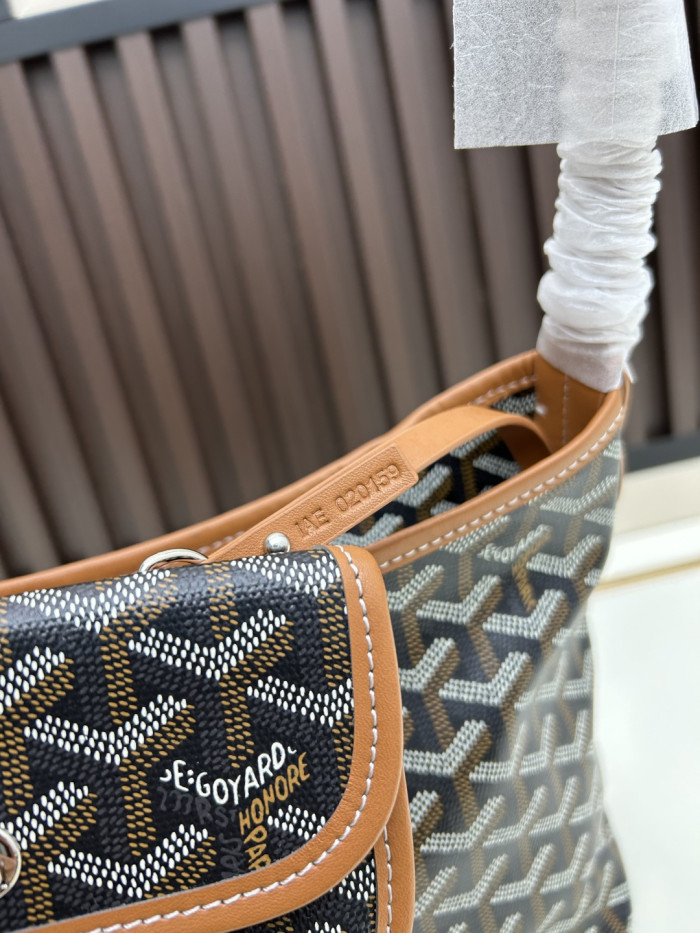 Split leather bag ,4A ,size 26x21x10cm,no box,  B88-405