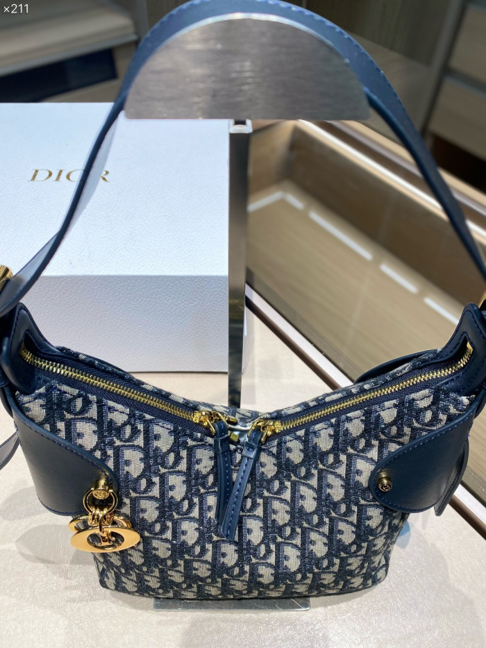Split leather bag ,4A ,size 21x10x20cm,no box,  B75-462