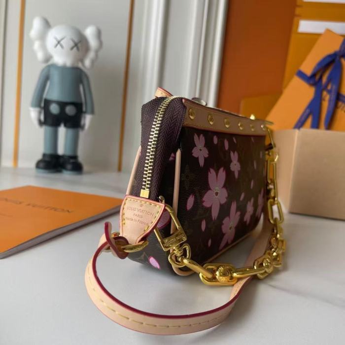 Leather bag ,5A ,size 22x13x4cm,with box,  B80-210