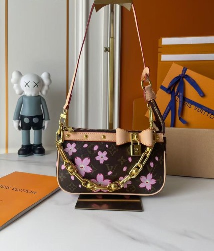 Leather bag ,5A ,size 22x13x4cm,with box,  B80-210