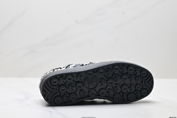 Women runner sneaker shoes,  with box,size 35-42，SS60-3732