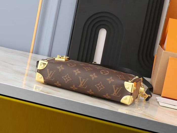 Leather bag ,5A ,size 22x13x4cm,without box,  B88-35