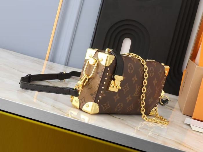 Leather bag ,5A ,size 22x13x4cm,without box,  B88-35