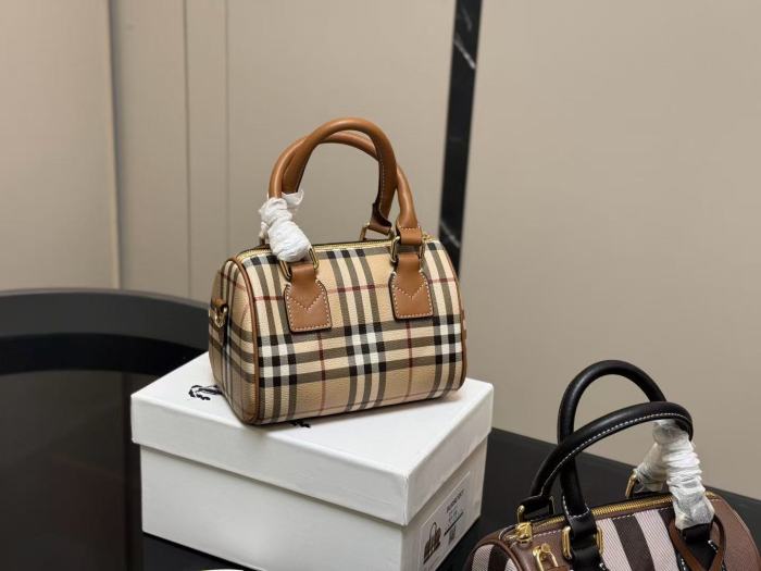 Split leather bag, 3A,size 20*13cm,no box,B68-196-197