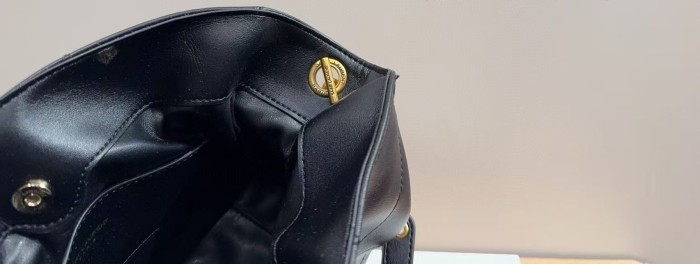 Leather bag ,4A ,size 25*20cm,no box,  B88-28