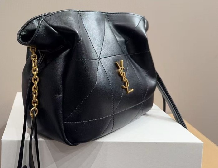 Leather bag ,4A ,size 25*20cm,no box,  B88-28