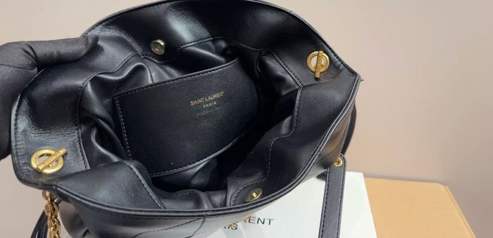 Leather bag ,4A ,size 25*20cm,no box,  B88-28