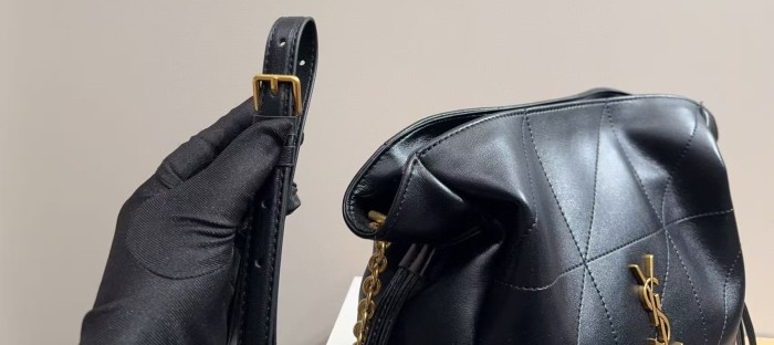 Leather bag ,4A ,size 25*20cm,no box,  B88-28