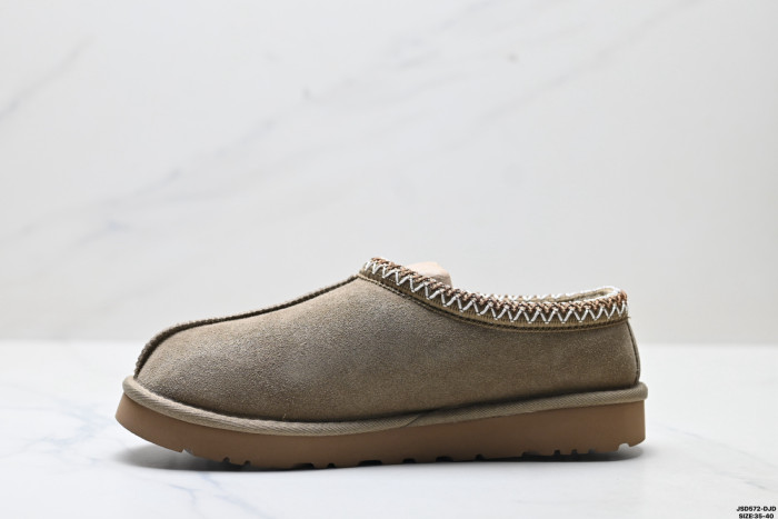 Women fur shoes, size 35-40,  with box, SS50-1832