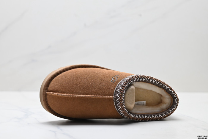 Women fur shoes, size 35-40,  with box, SS50-1827