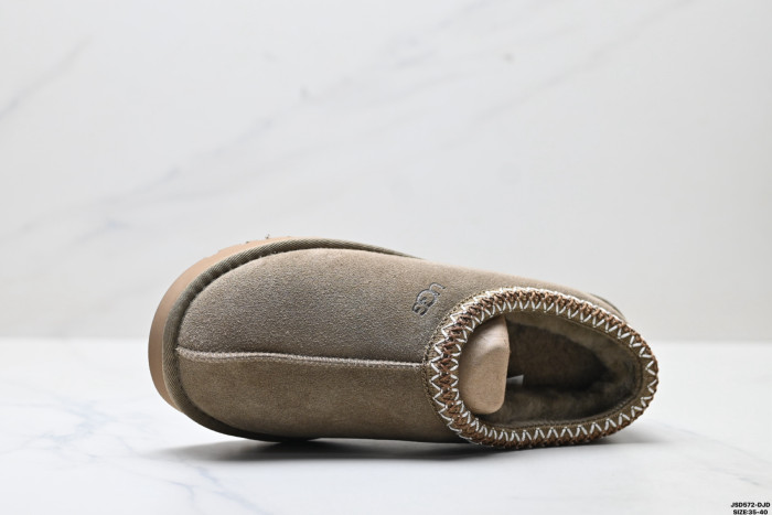 Women fur shoes, size 35-40,  with box, SS50-1832