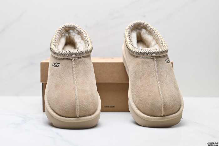 Women fur shoes, size 35-40,  with box, SS50-1830