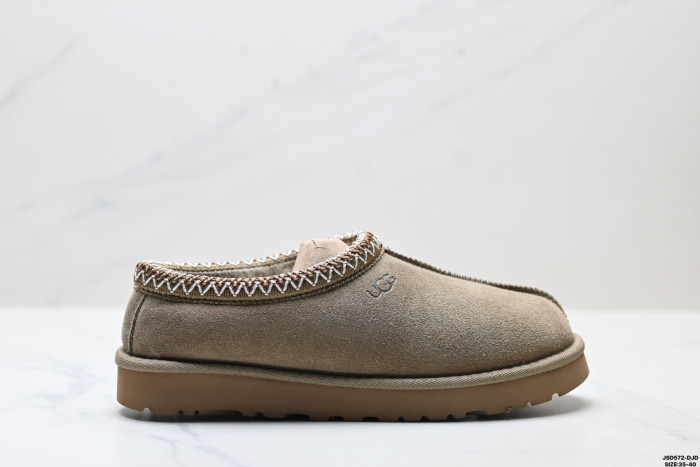 Women fur shoes, size 35-40,  with box, SS50-1832