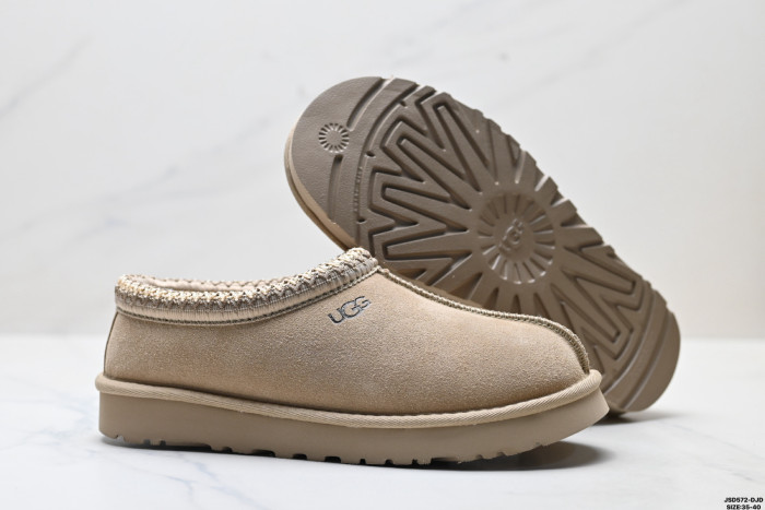 Women fur shoes, size 35-40,  with box, SS50-1830