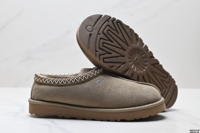 Women fur shoes, size 35-40,  with box, SS50-1832